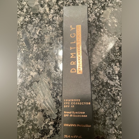 New DRMTLGY Luminous Eye Corrector SPF 41 - Cream - Picture 6 of 6